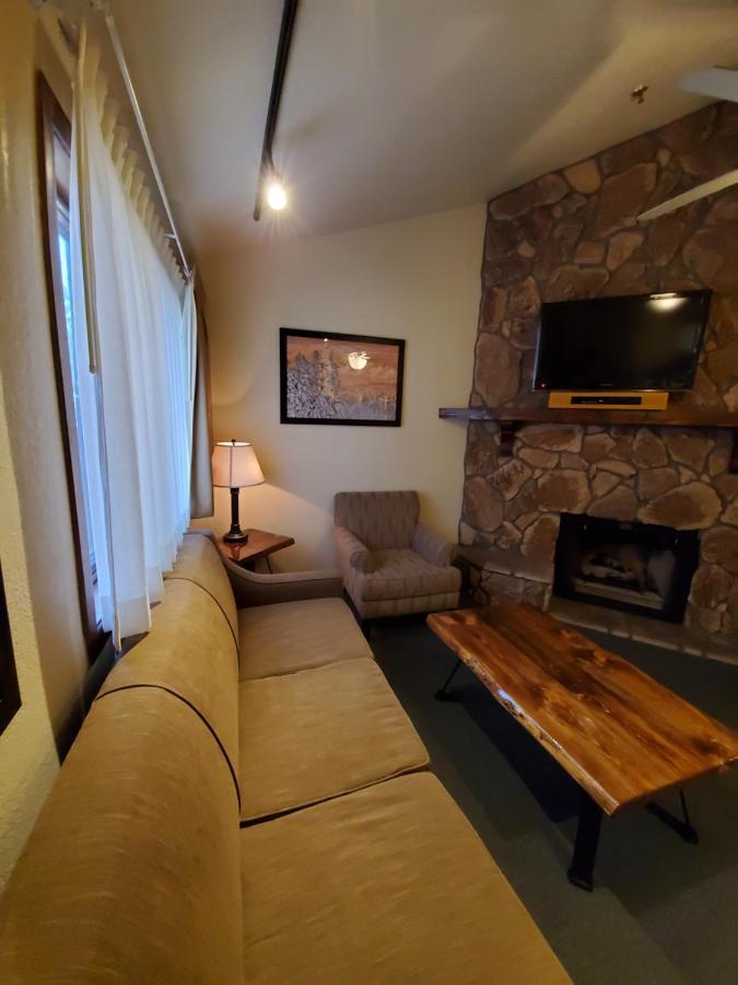 Getaways At Snow Lake Lodge Биг Беър Лейк Екстериор снимка