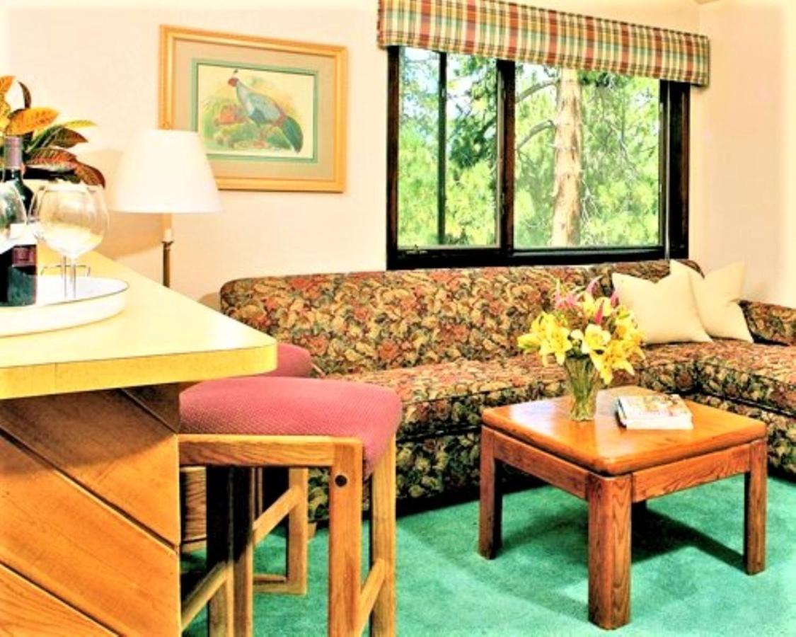 Getaways At Snow Lake Lodge Биг Беър Лейк Екстериор снимка