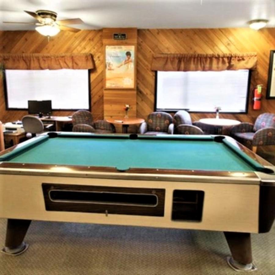 Getaways At Snow Lake Lodge Биг Беър Лейк Екстериор снимка